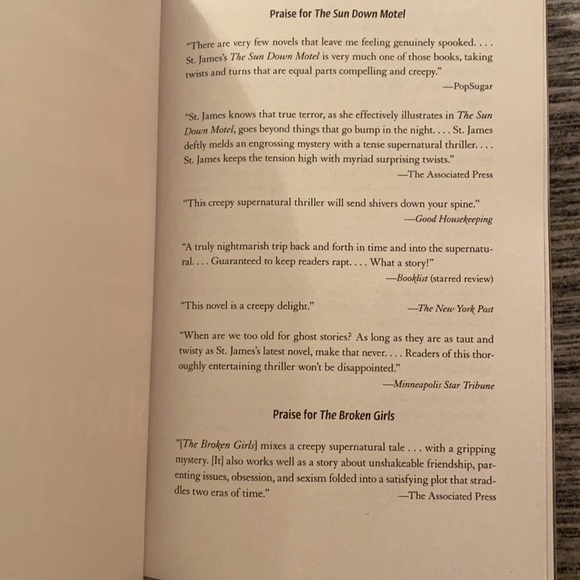 Book 📚 - Picture 3 of 5